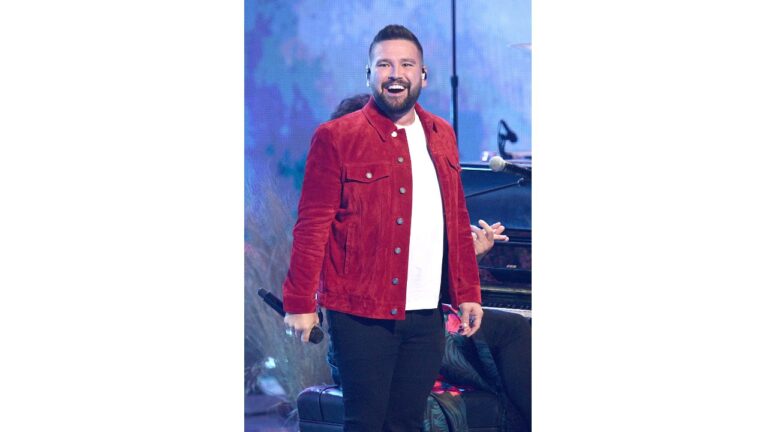 Shay Mooney’s Weight Loss: How the Dan + Shay’s Singer Shed 50 Pounds